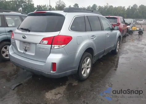 2014 Subaru Outback 2.5I Premium z USA, uszkodzony, nr VIN 4S4BRBCC3E3252455